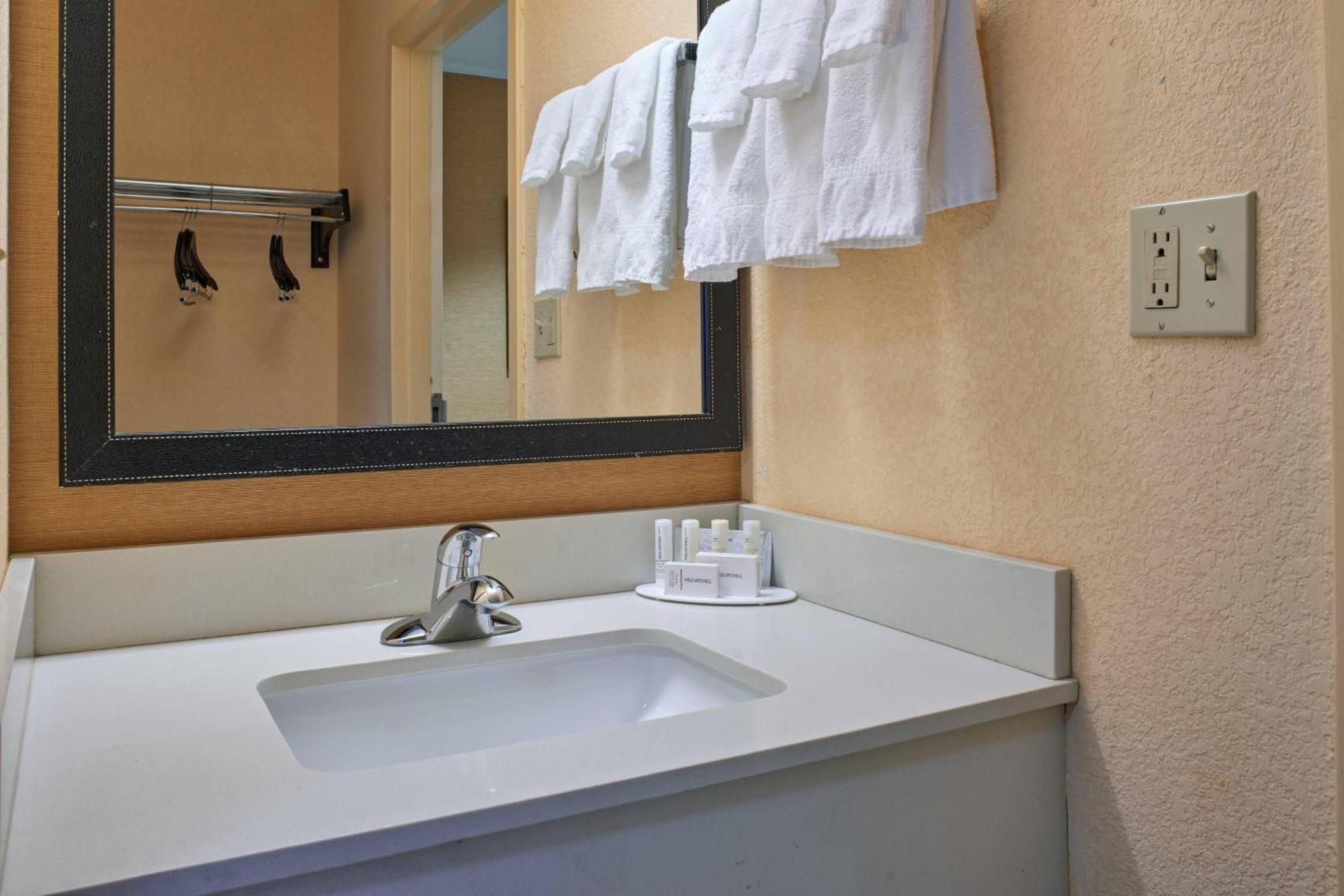 Fairfield Inn By Marriott Kalamazoo West Ngoại thất bức ảnh